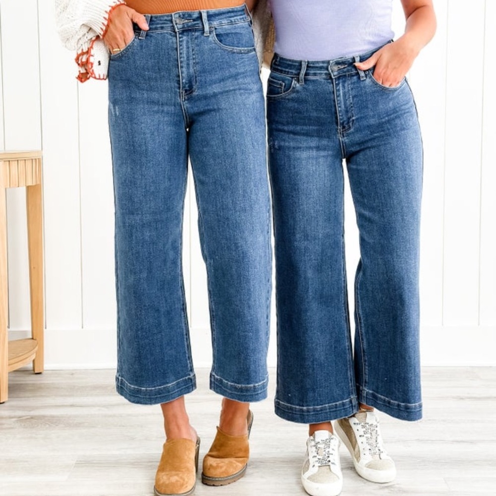 Risen high rise medium wash jeans